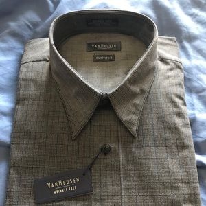 NWT Men’s Van Heusen Long Sleeve Shirt